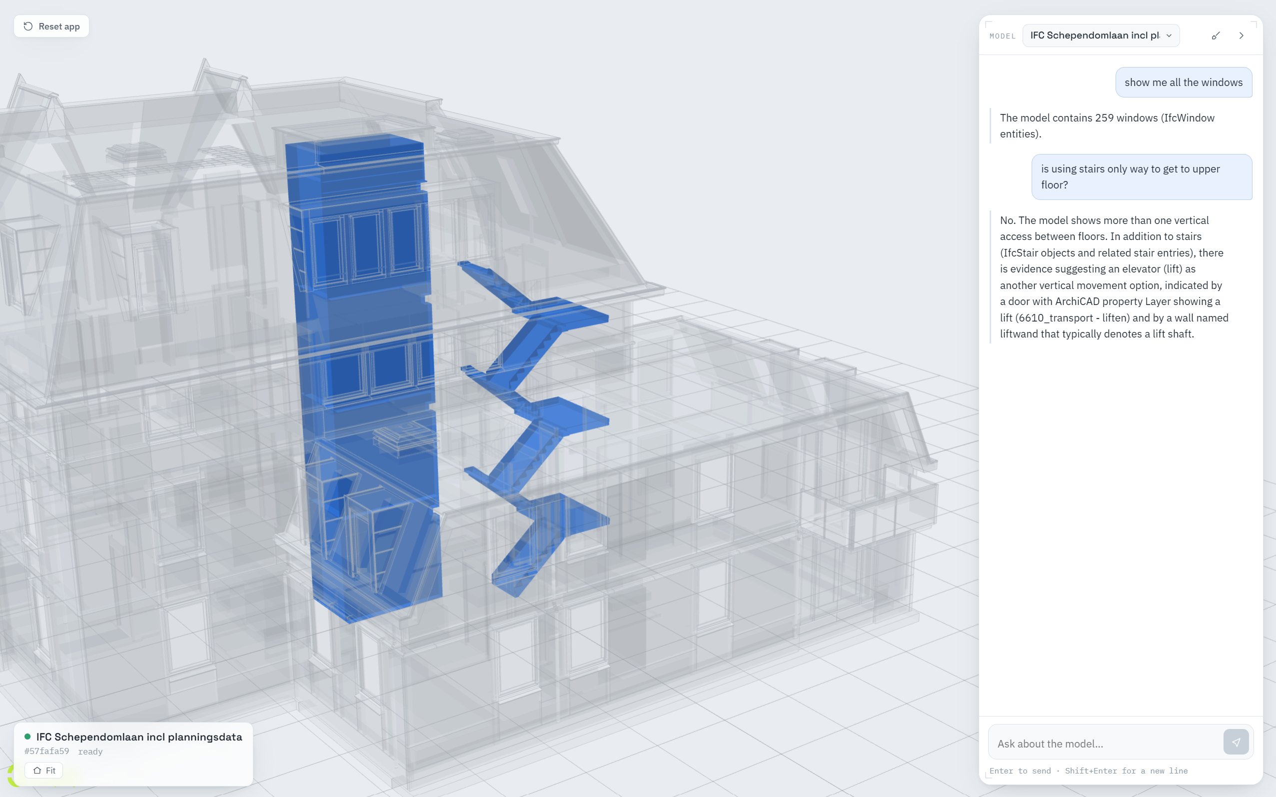 A chat answer about vertical circulation combining stairs, doors, and related evidence, with the relevant elements highlighted.